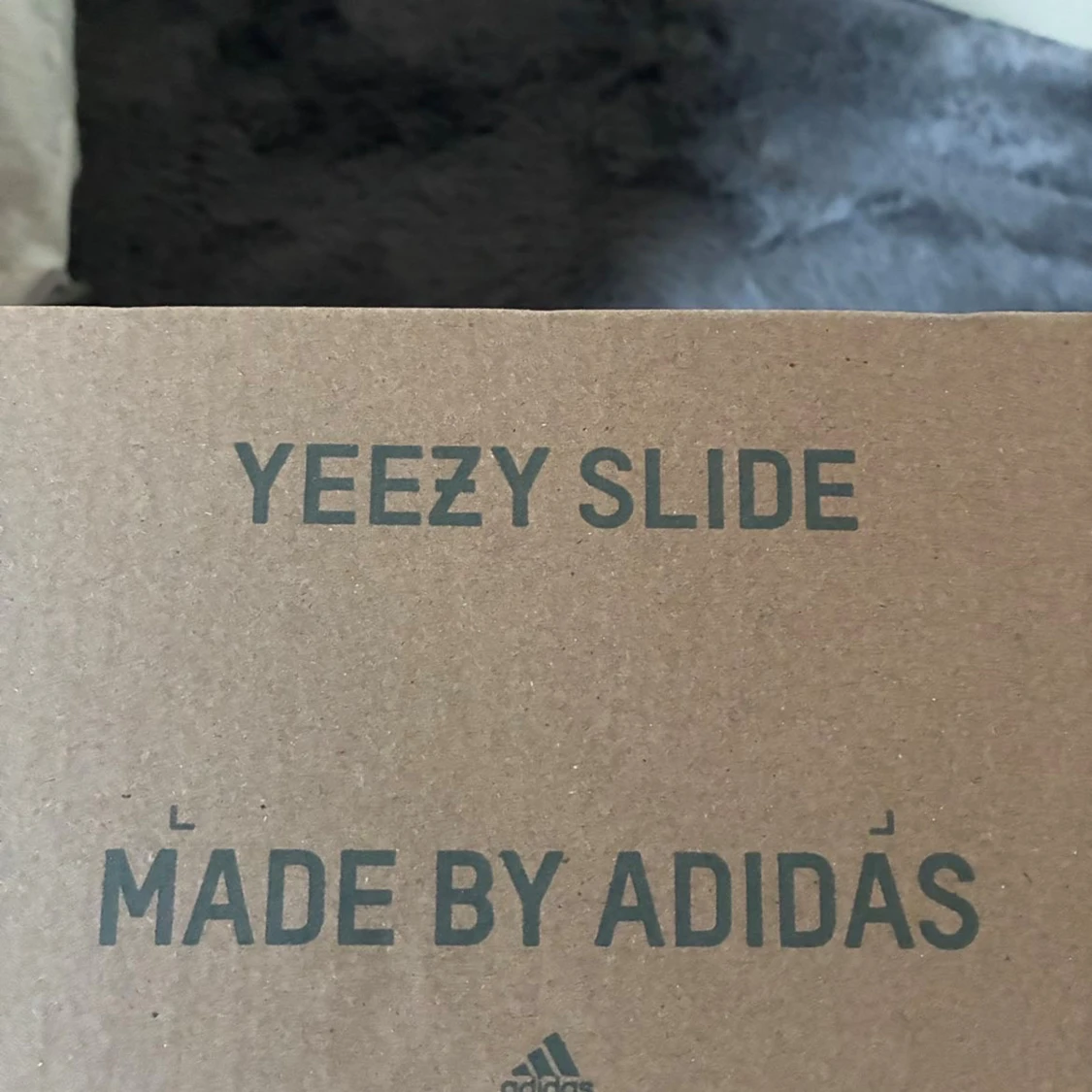 Yezzy slides - 4