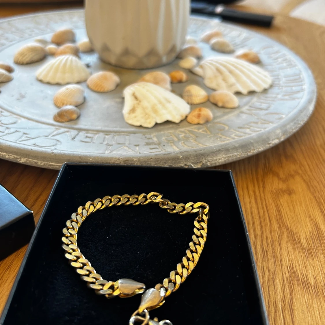 Kedjearmband i guldton