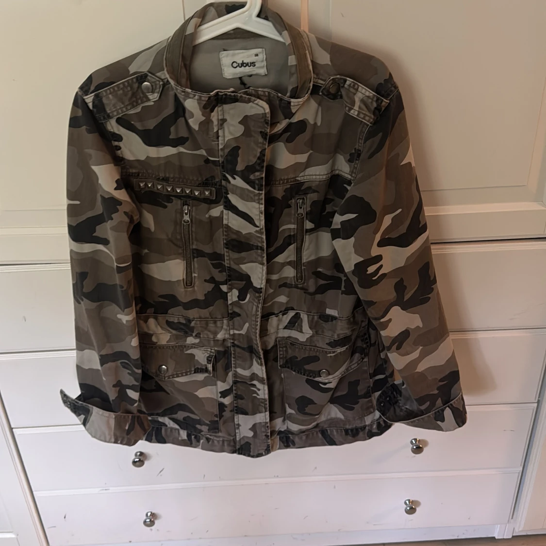 Camouflage parkajacka från Cubus