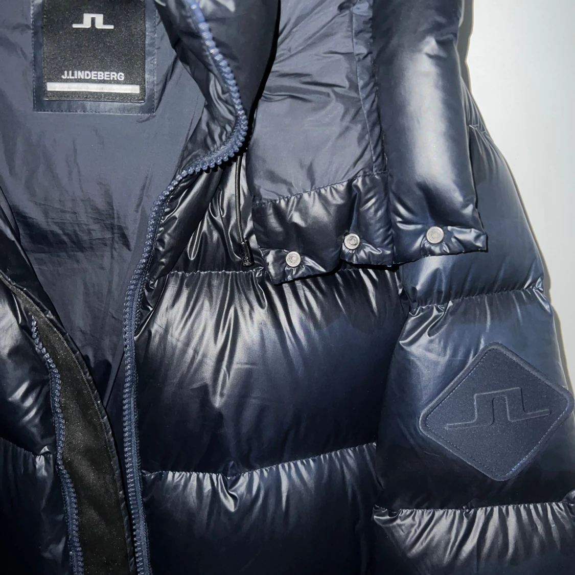 Mörkblå pufferjacka från J.Lindeberg - 4