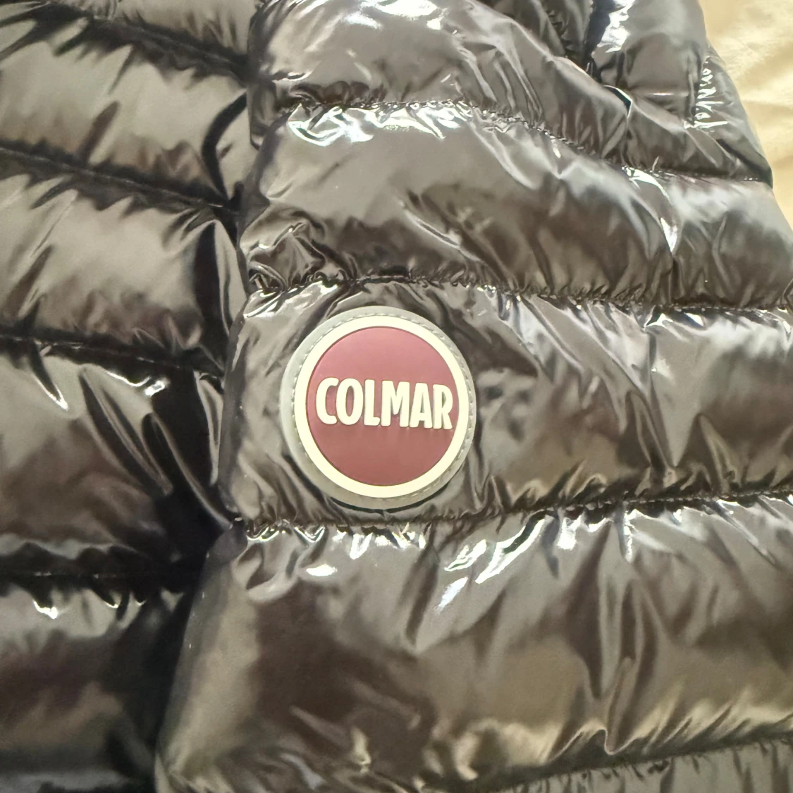 Svart glansig dunjacka från Colmar - 2