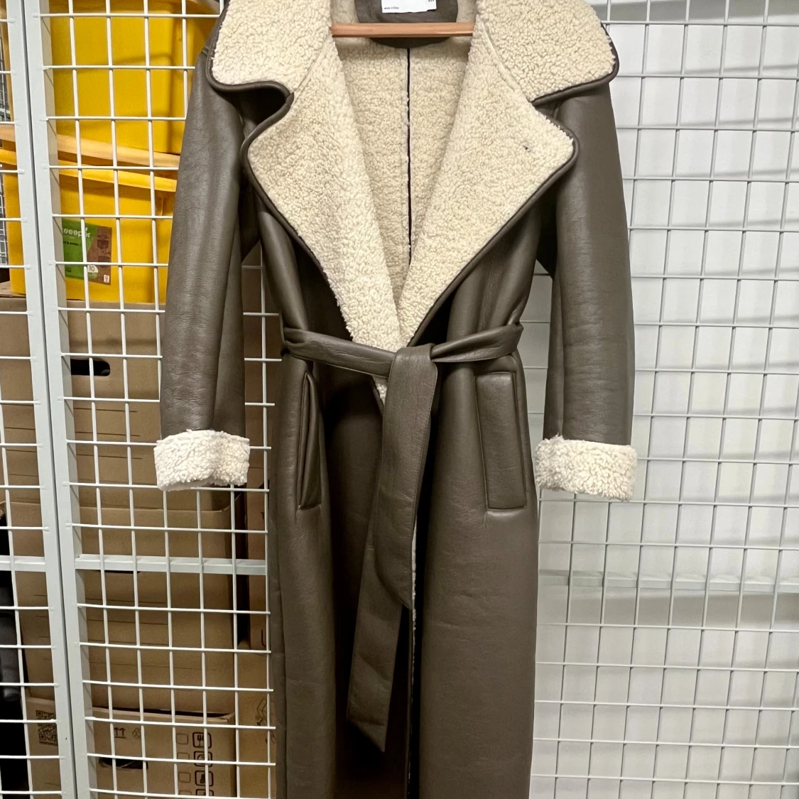 Brun/grön lång pälskappa från ASOS DESIGN - 1