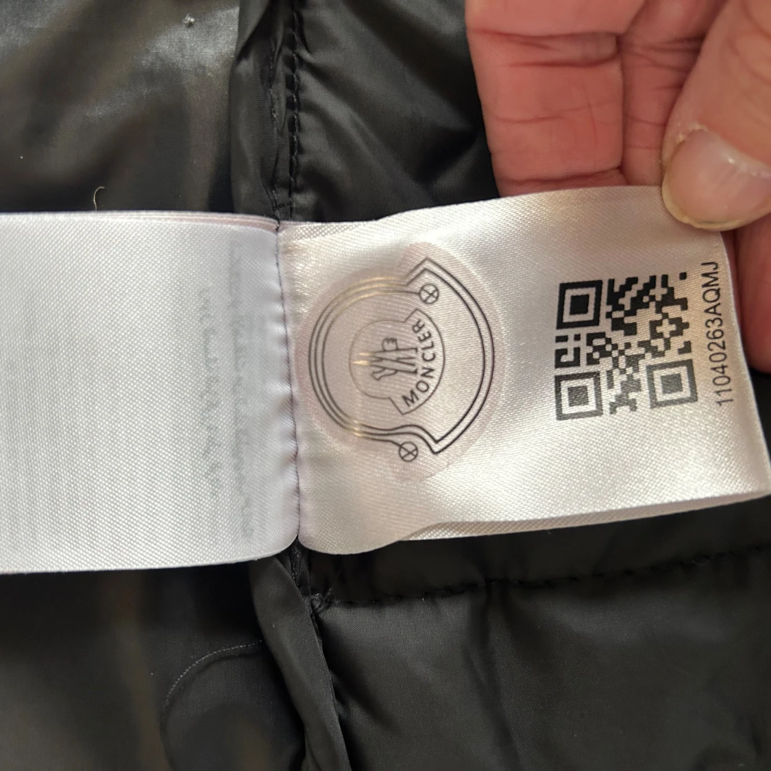 Svart quiltad dunjacka från Moncler - 1