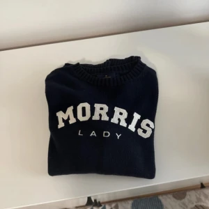 Morris lady - Stickad tröja. Knappt använd legat i min garderob i flera år bara