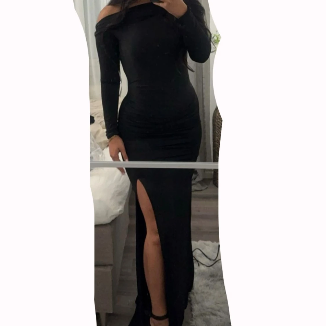 Svart långklänning offshoulder