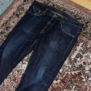 Selvedge nudie jeans lean dean - Tjena! Nu finns dessa dry true Selvedge lean dean nudie jeansen till salu i storlek 36/34! Dem har inga direkta skador/ defekter:) 