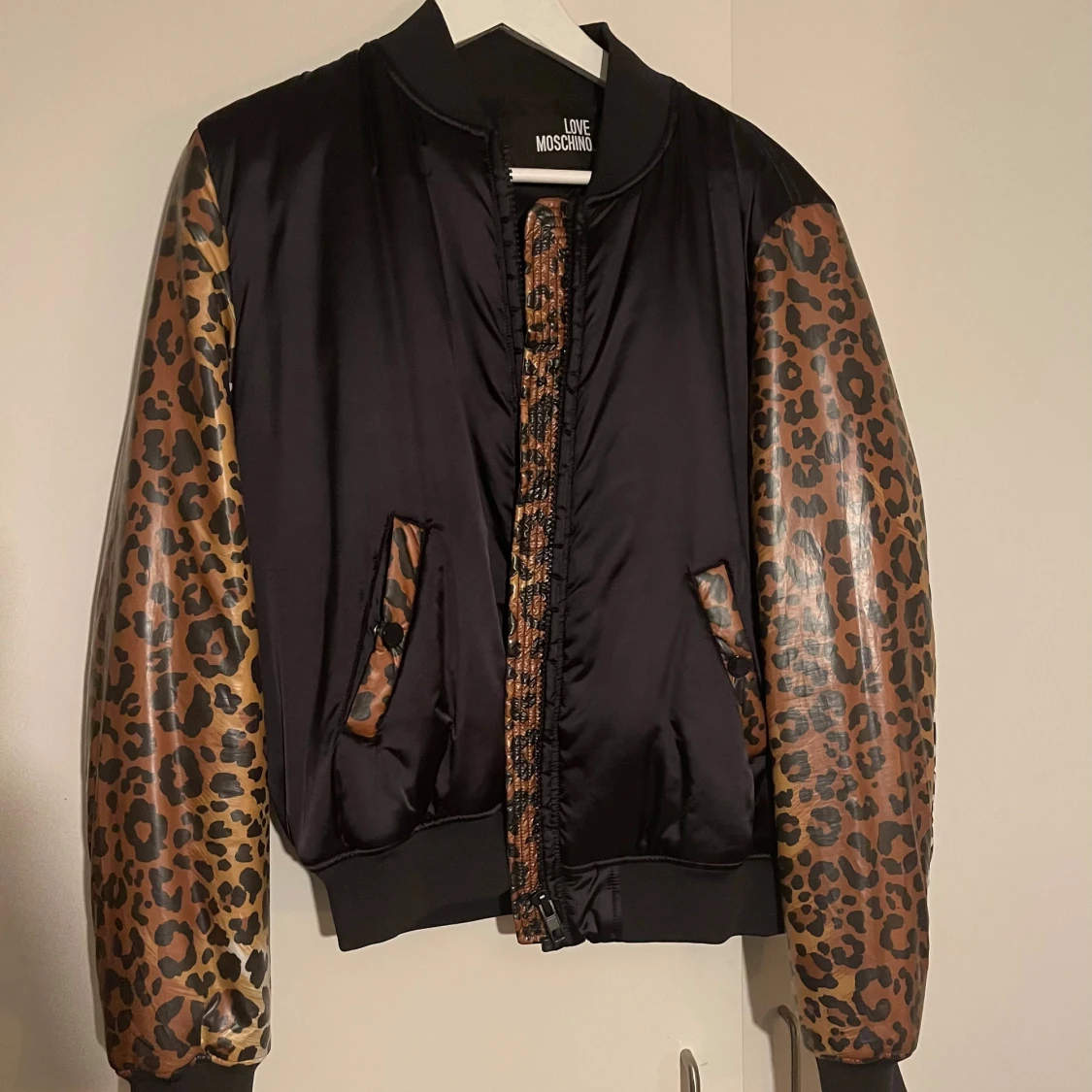 Love Moschino leopard bomberjacka - 1