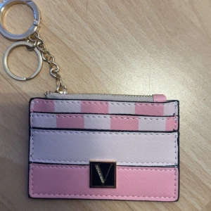 VS korthållare - VS korthållare: Max 4 kort 