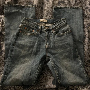 Blå jeans från Perfect Jeans, stl 34 - Low waist bootcut❣️ super bra skick knappt använde då de va lite korta❣️