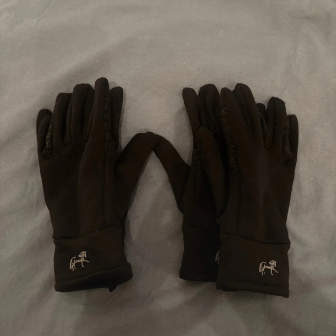 2 par svarta ridhandskar - 2