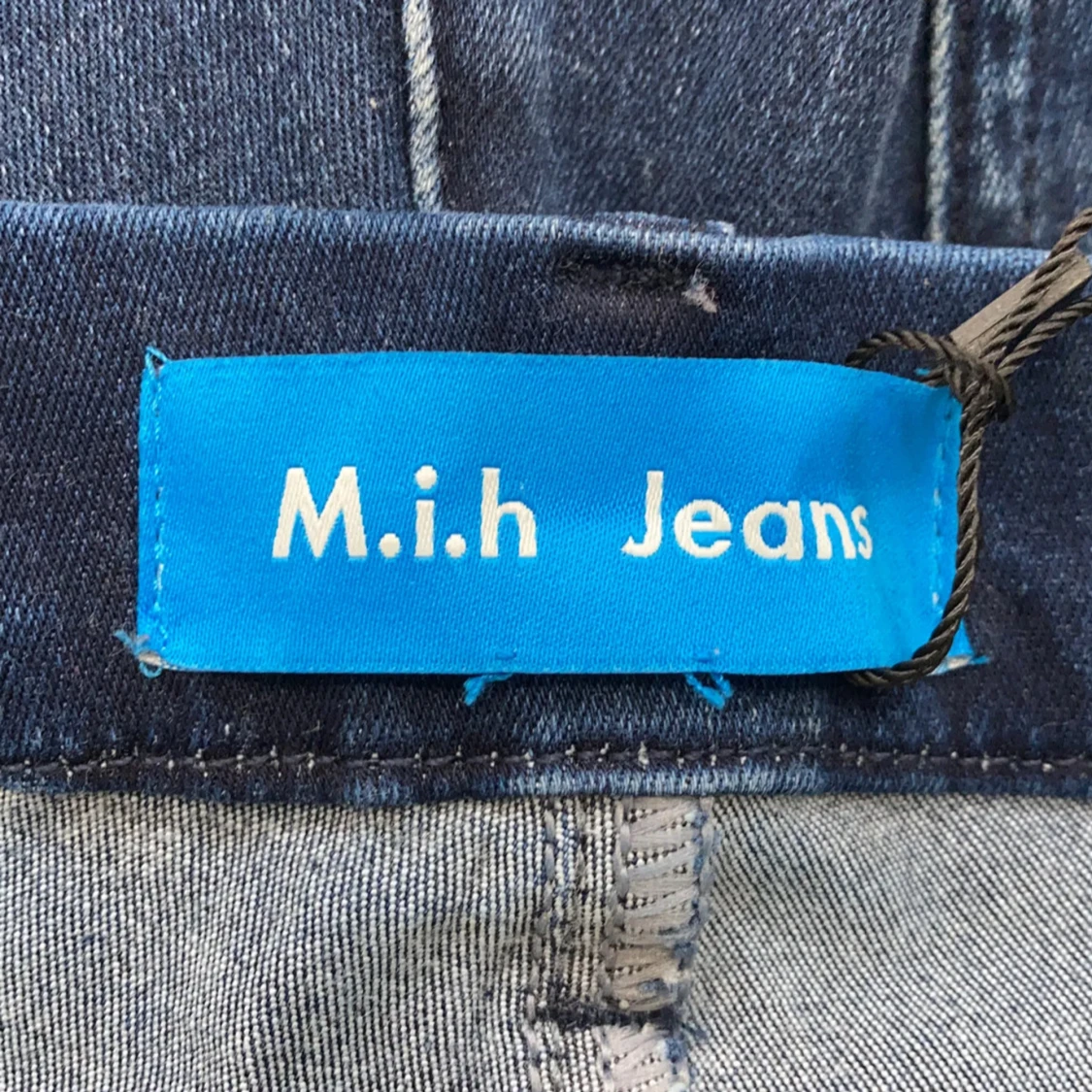 Mörkblå bootcut jeans från M.i.h - 2