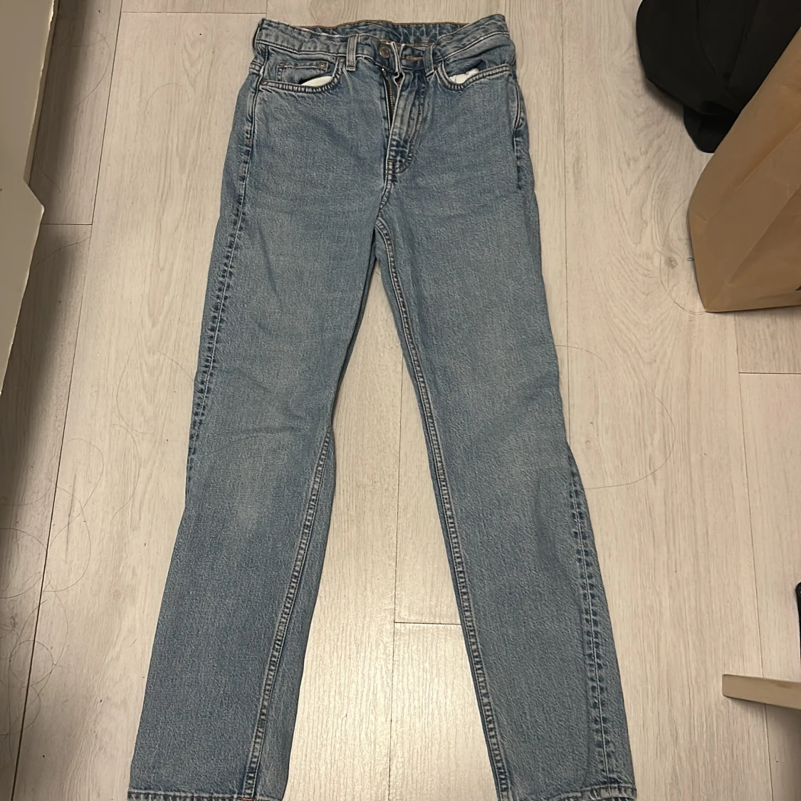 Weekday Case ljusblå jeans W25 L28