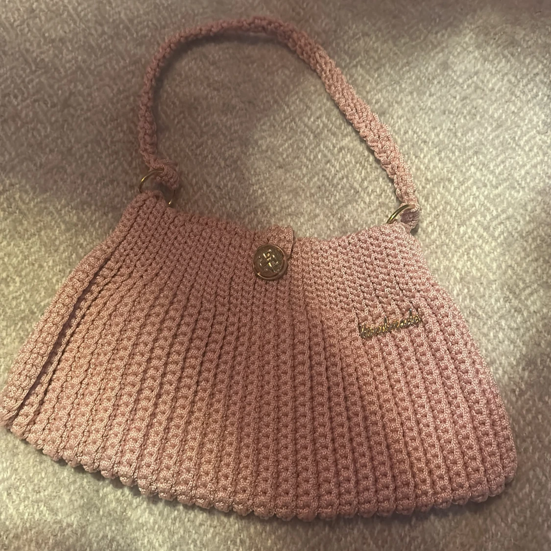 Handgjord rosa stickad handväska