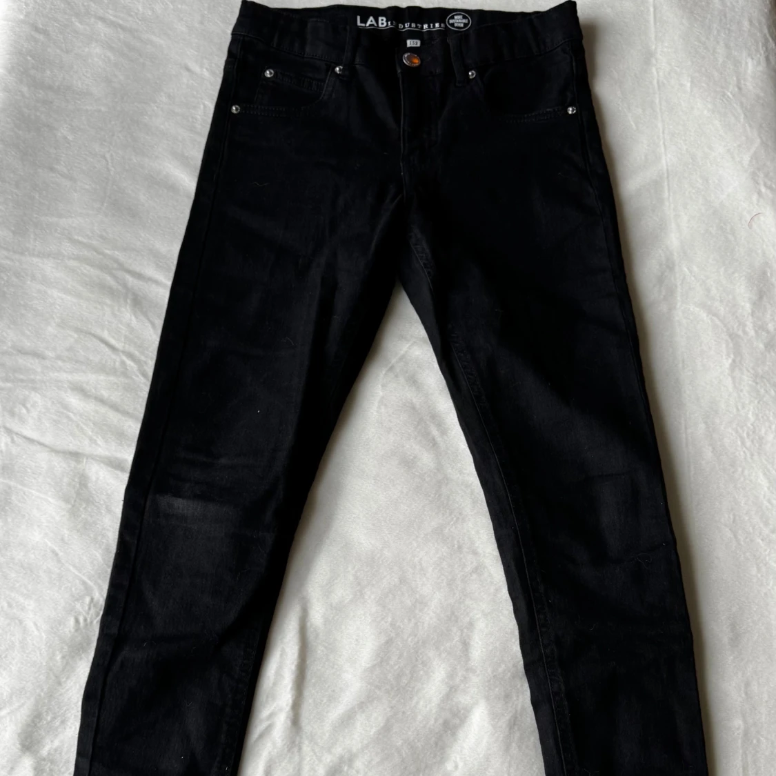 Svarta jeans