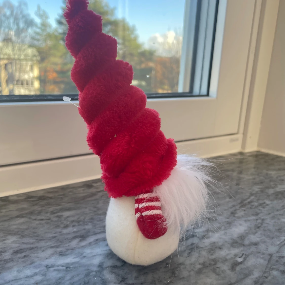 Röd tomte i plysch - 2