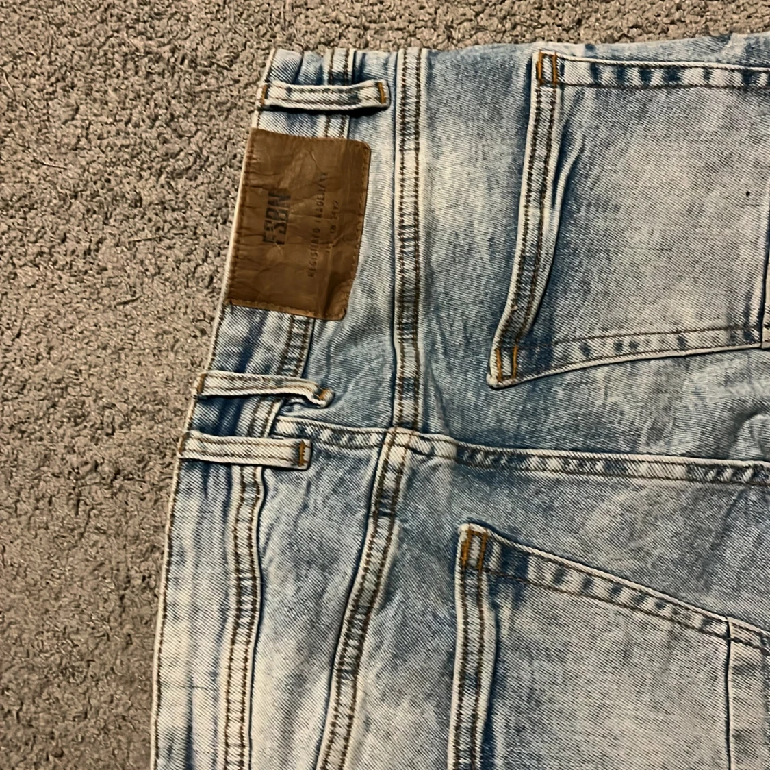 Ljusblå slitna jeans från FSBN - 3