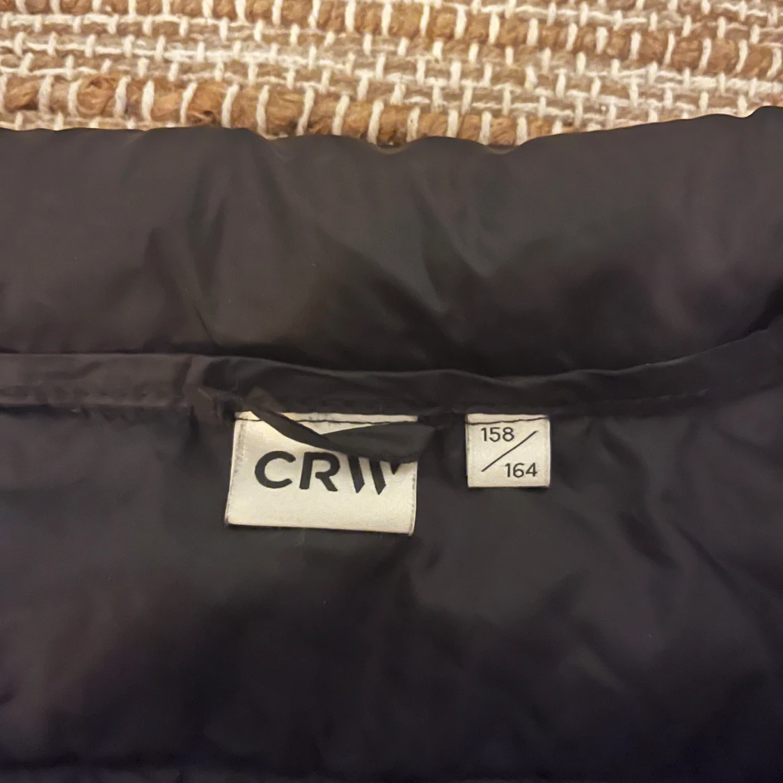 Svart dunväst från CRW - 3