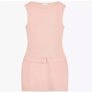 Brun klänning, Zara - Så fin kortklänning från Zara. Älskar denna bruna färg och tycker om att det är ett inbyggt skärp vid höften. Jag tyckte denna var så himla fin på andra men när jag själv testade den var det inget för mig. Jag hoppas någon annan får användning för denna fina klänning ❣️ Endast använd en gång! 