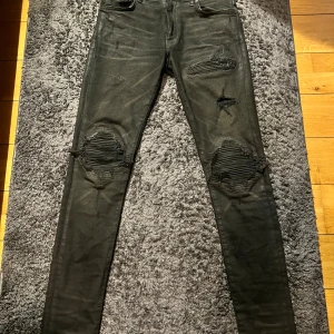Amiri jeans  - Amiri jeans äkta storlek 29. Passar xs och S i herr storlek. Bra skick.