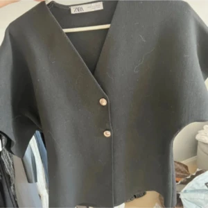 Zara topp - Stickad Zara topp i storlek M, passar även S. Mycket fint skick och populär