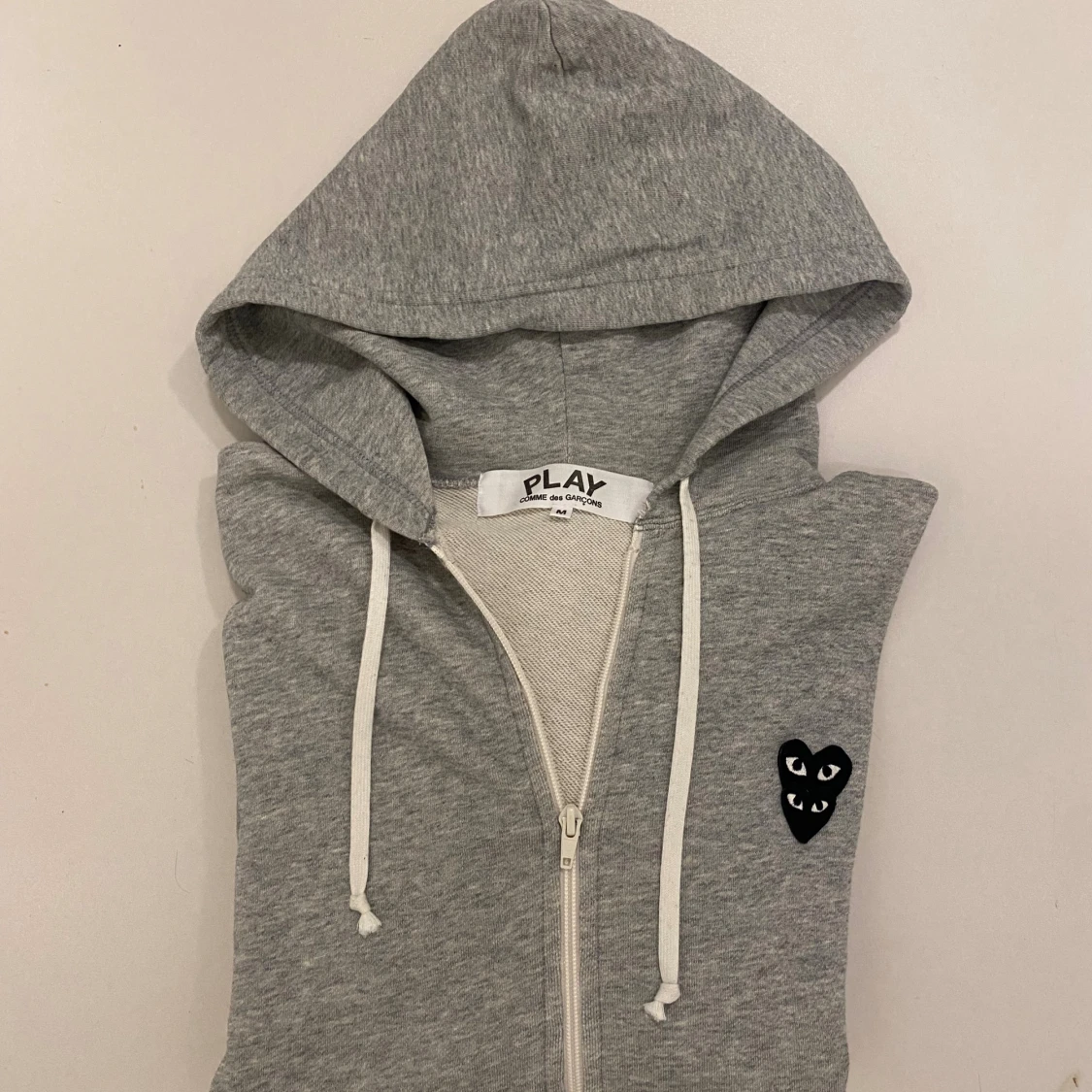 Grå cdg zip hoodie M