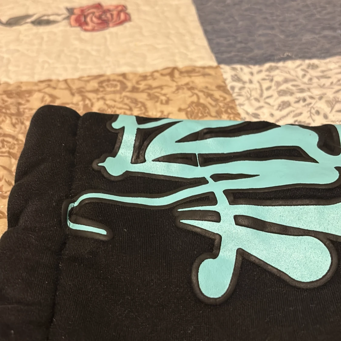 Syna world hoodie  - 2