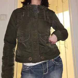 Miss sixty jacka - Super söt grön jacka från Miss Sixty. Stl M men sitter mer som en xs/S skulle jag säga💖