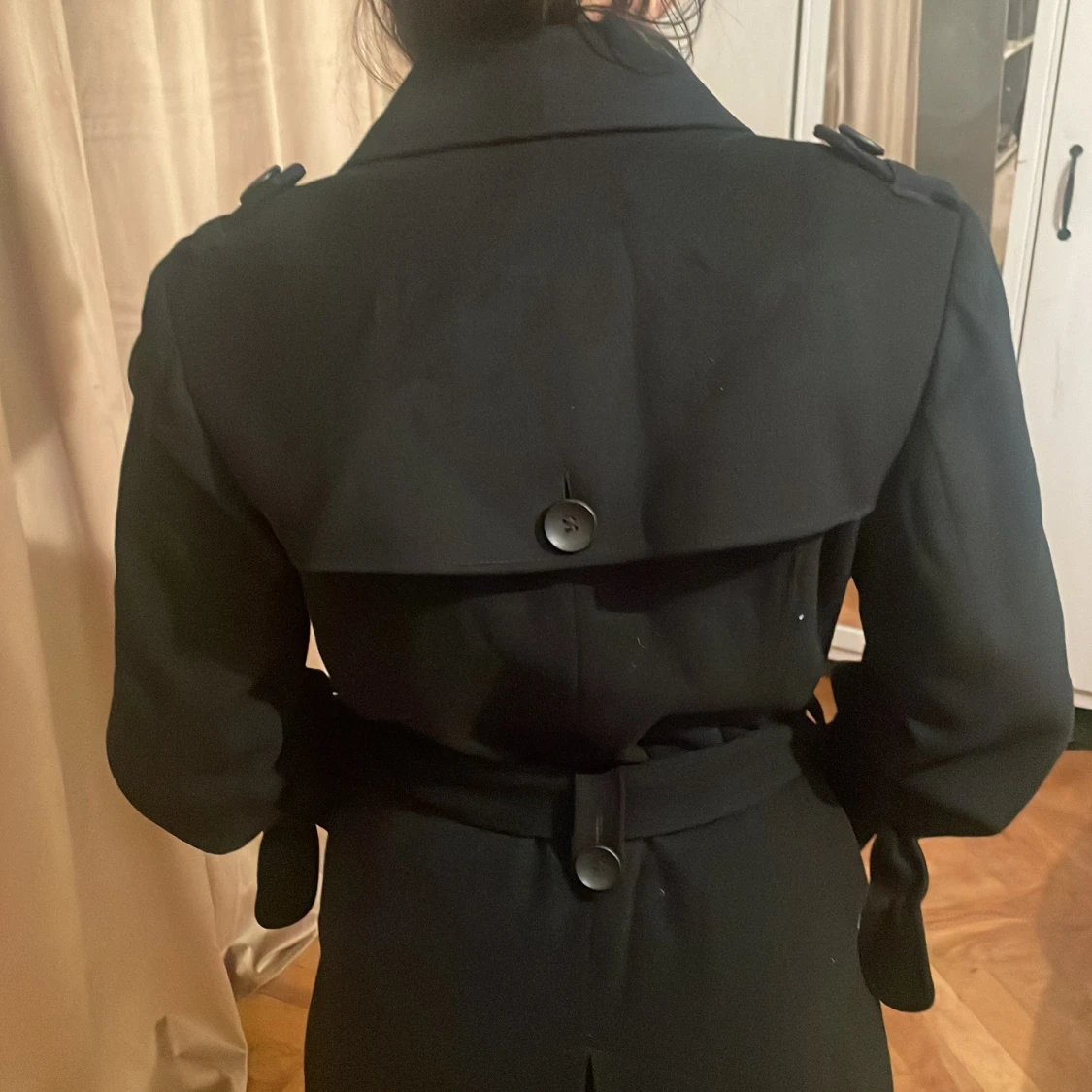 Svart Ullblend trenchcoat med bälte och knappar - 3