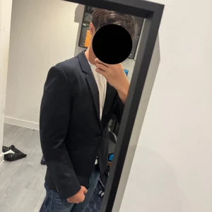 Svart kavaj Från Zara - Svart kavaj i väldigt bra skick