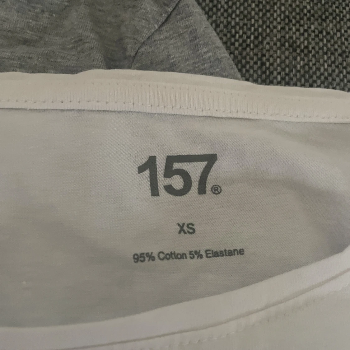 2 långärmade tröjor - 1