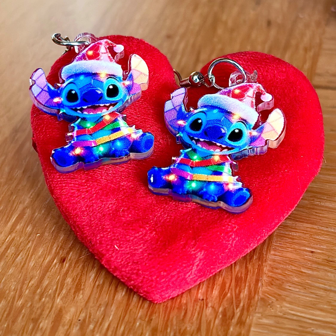 Söta julörhängen med Stitch-motiv! - 1