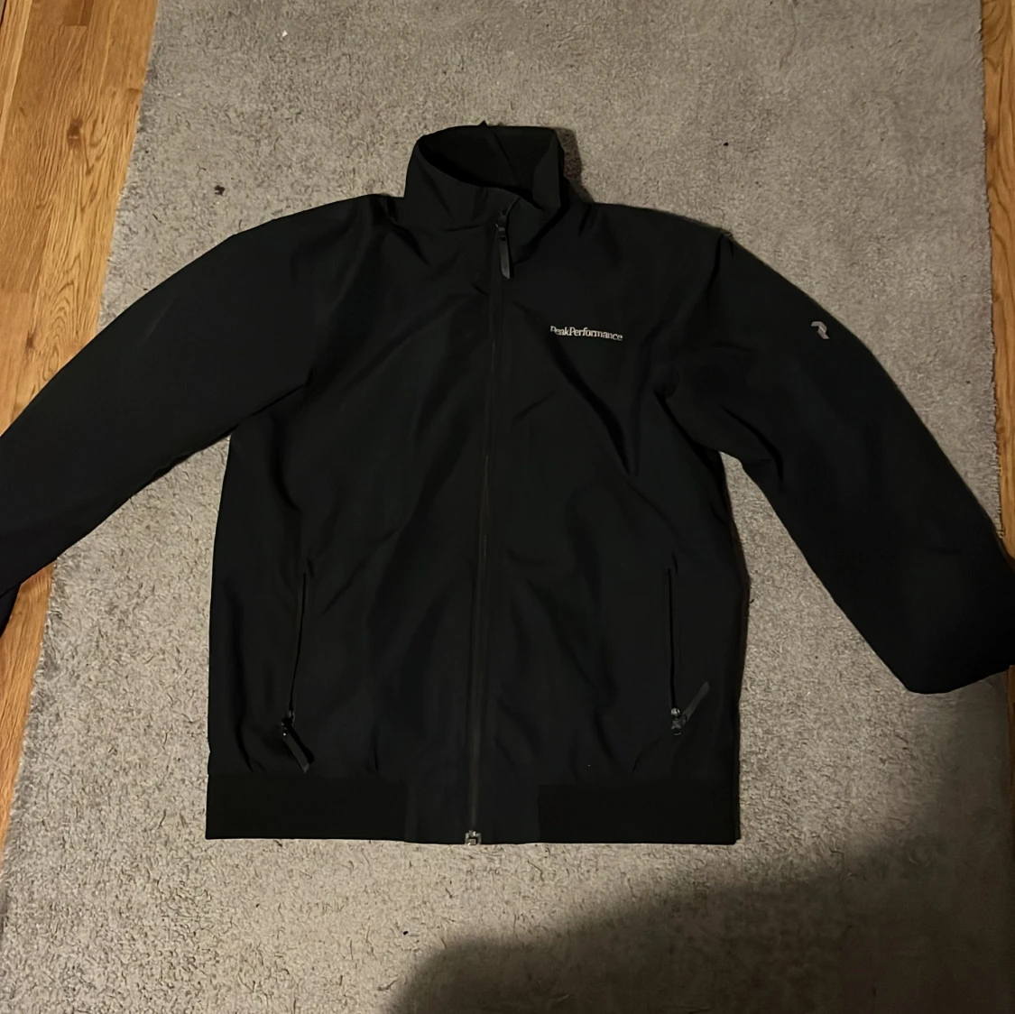 Svart vindjacka Peak Performance