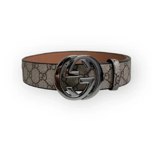 Gucci Bälte - Helt ny Gucci bälte. Oanvänd. Fraktar 1-3 dagar. Bästa kvalité ute på marknaden. Storlek 110cm. Möts upp i stochkolm