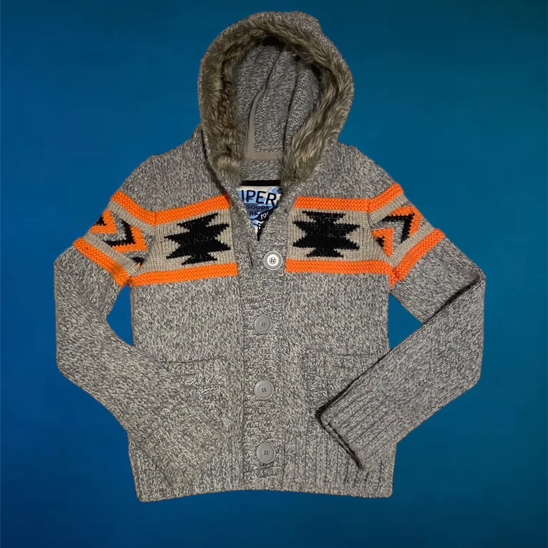 Grå stickad kofta med huva från Superdry