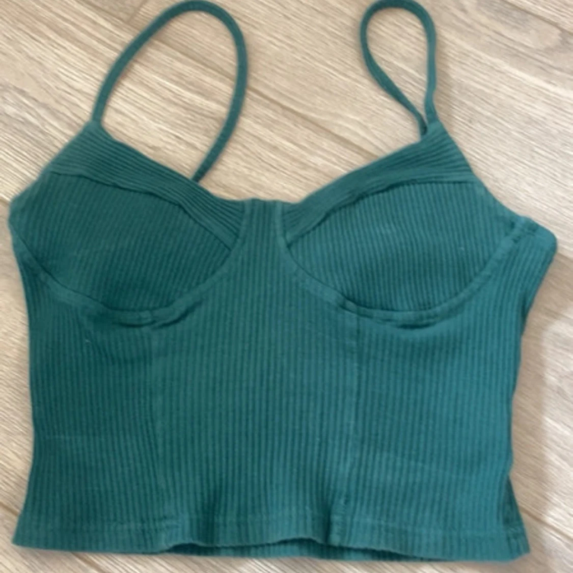Grön ribbad korsett-topp