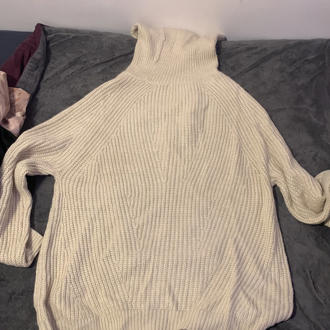 Beige stickad polotröja Sincerely Loved