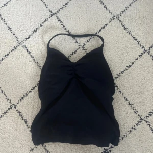 Dfyne topp - Jätte fin, passade inte riktigt mig där av säljer jag den😊