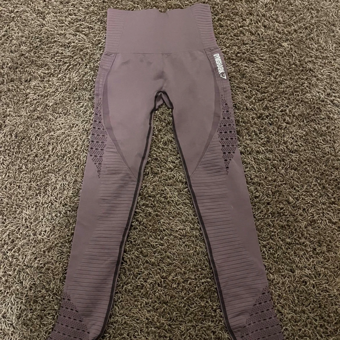 Lila Gymshark leggings med mönster