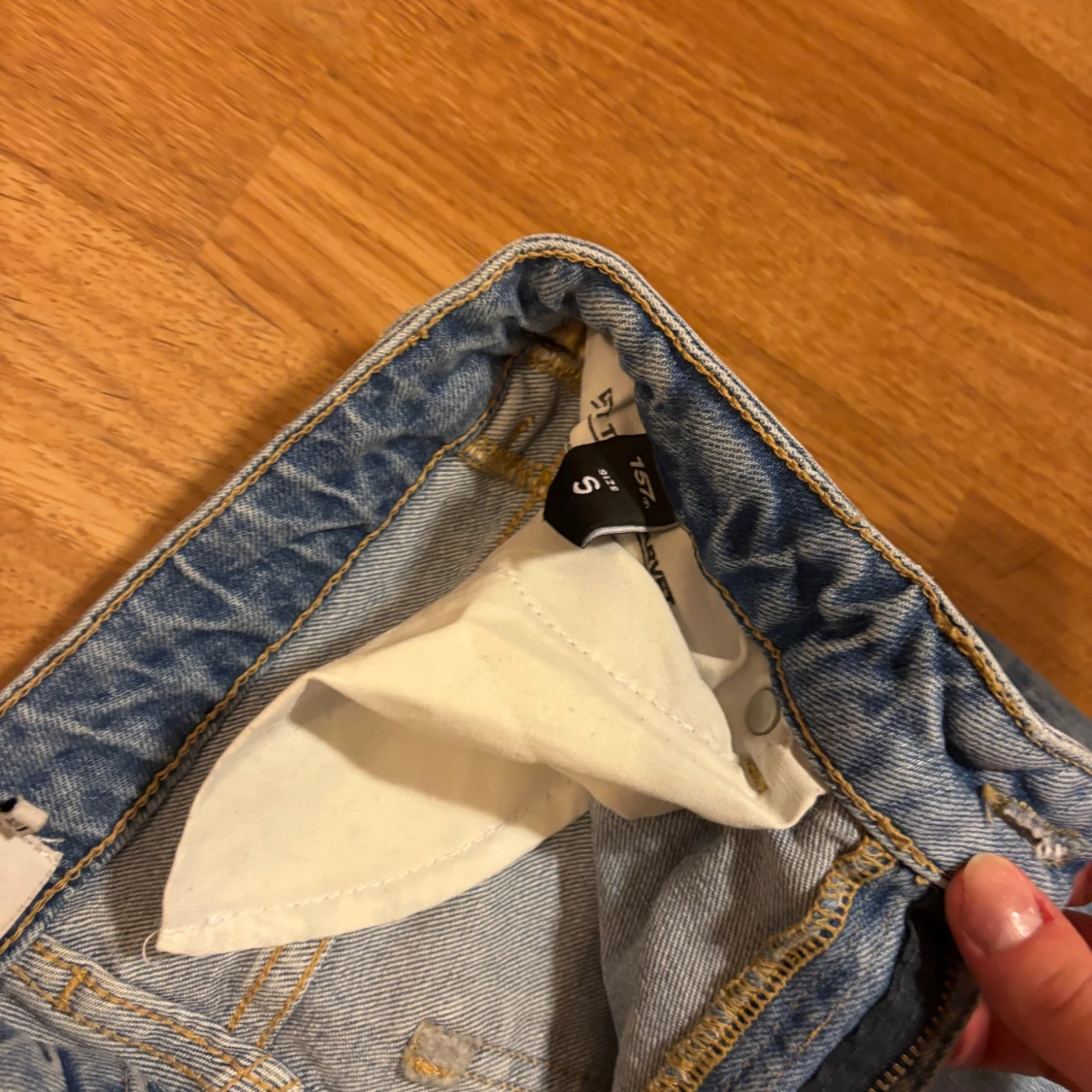 ”Split” jeans från Lager157, storlek S - 1