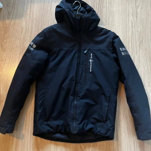 Sail Racing Jacka Herr - Storlek Small, inga defekter. Endast Avhämtning i Göteborg 