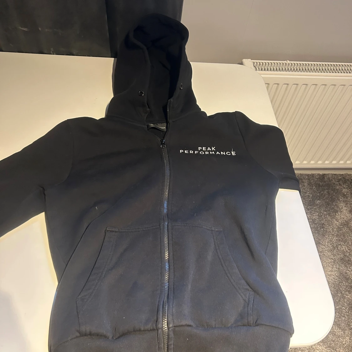 Zip hoodie från Peak Performance 