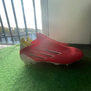 Adidas  X Speedflow Fg solar red Elite - Skorna har används i några veckor köptes för 2000 kr priset kan diskuteras