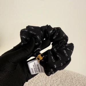 Scrunchie  - Finns även i vit! 