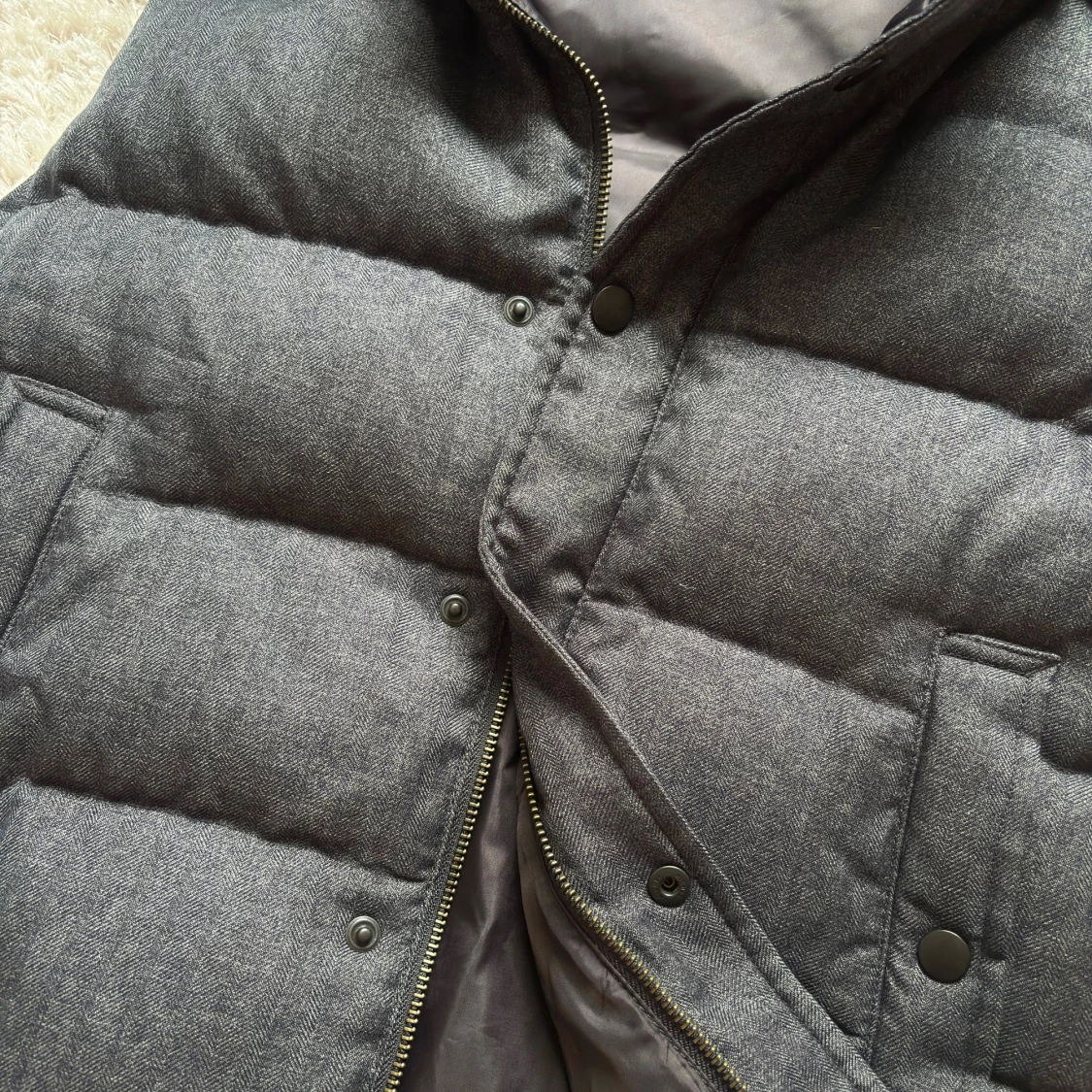 Mörkgrå dunväst från Union Station - 1