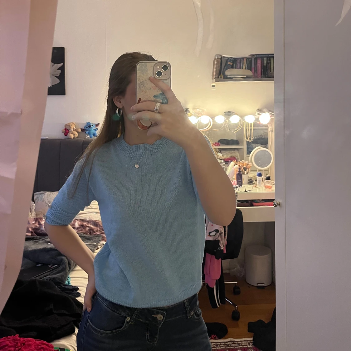 Ljusblå stickad tröja med kort ärm