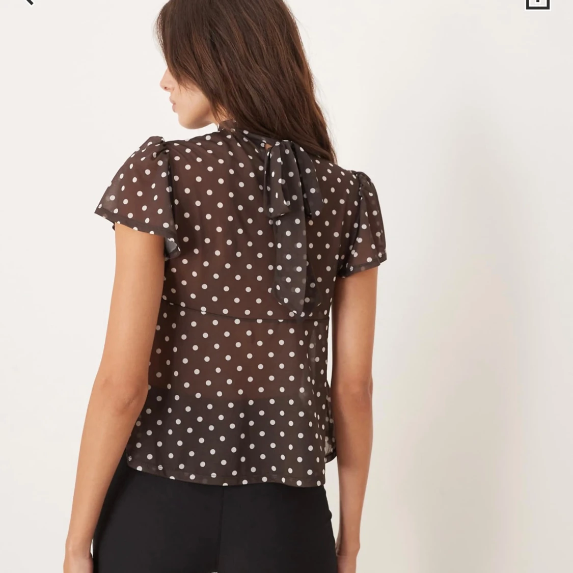 Brun prickig blus - 1