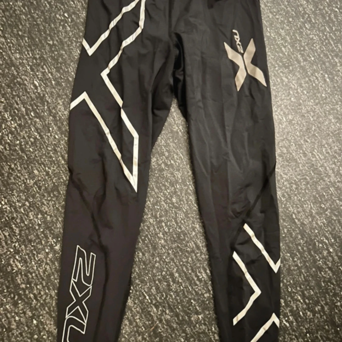 Svarta träningstights från 2XU, S