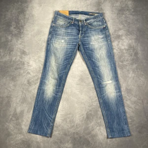 Dondup ”GEORGE” Jeans - Skick: 9/10, inga defekter. | Ingår: endast jeansen. | Nypris: +- 3000 SEK