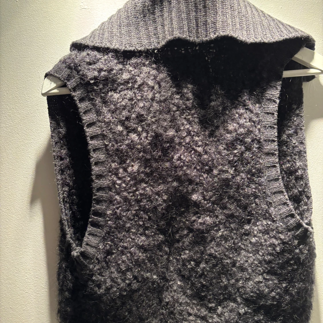 Mörkgrå väst från H&M L.O.G.G. - 1