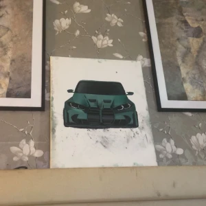 Handmålad bmw m4 - Handmålad bmw m4 i grönt. Håller fortfarande på att måla på den så om man är intresserad kan jag göra bakgrunden efter önskemål. Endast Intressekoll